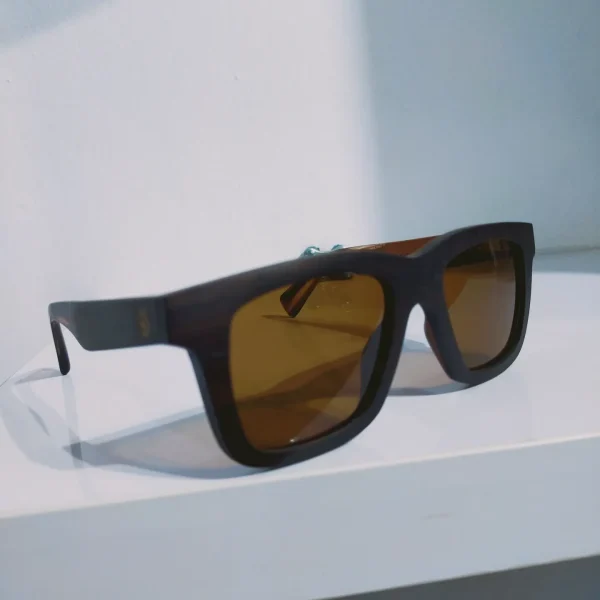 Barklae III Ebony